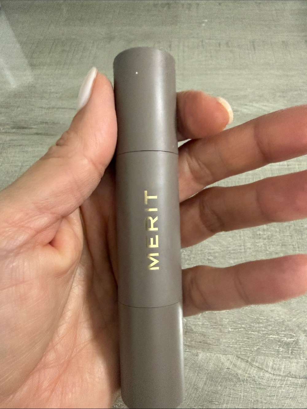 Merit The Minimalist perfecting  complexion foundation and concealer - Sand